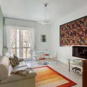 wide-modern-apt-close-to-china-town-sempione-area.italymilanhotels.net/