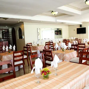 hotel-los-jardines.comcaribbean.com/